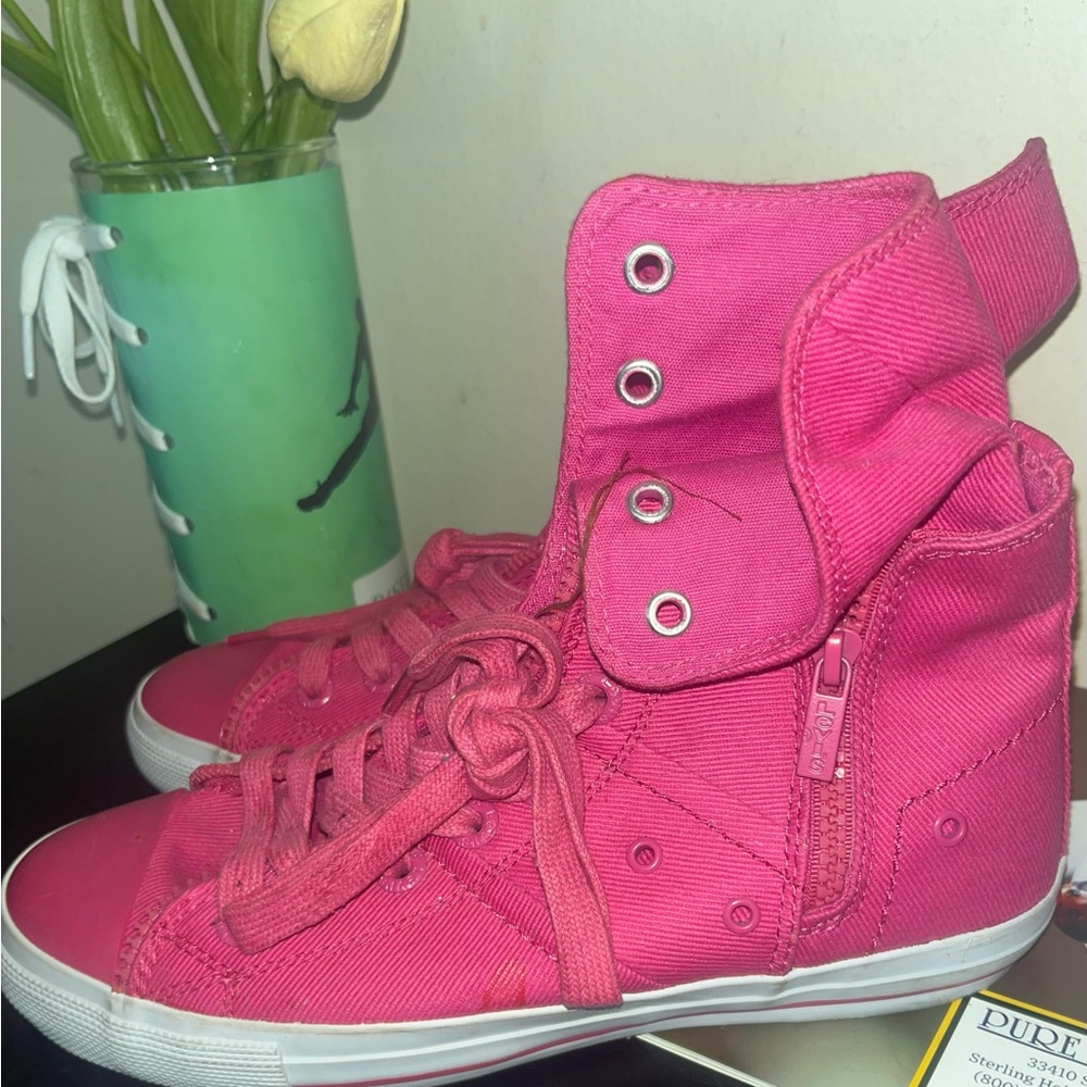 Levi Women's Pink High-Top Sneakers